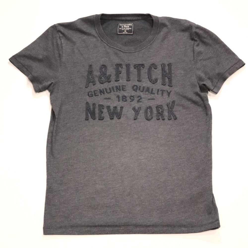 ABERCROMBIE & FITCH NAVY BLUE TEE